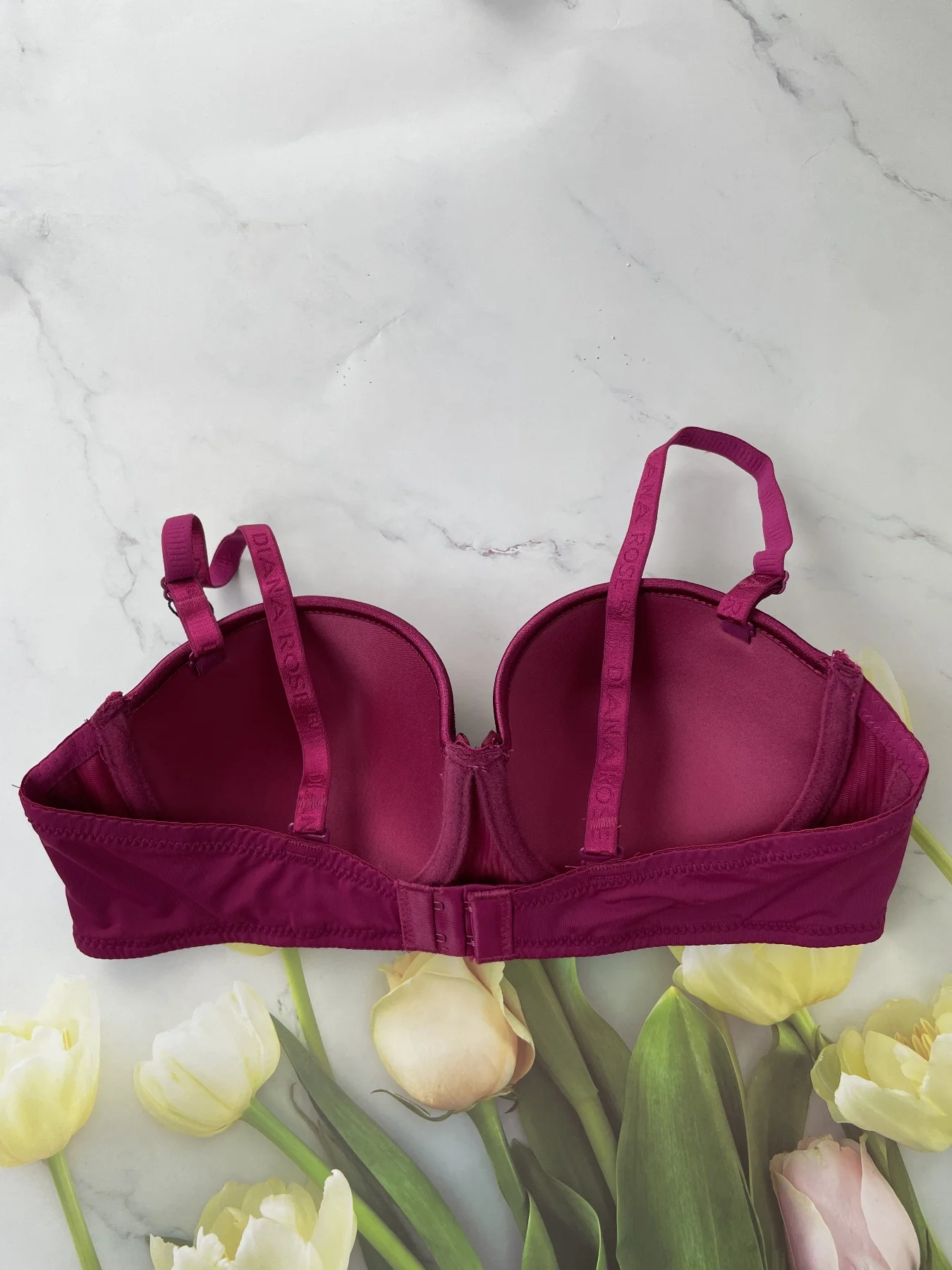 1/2 cup comfortable and breathable medium-sized cup bra double-breasted sexy lingerie of high quality.