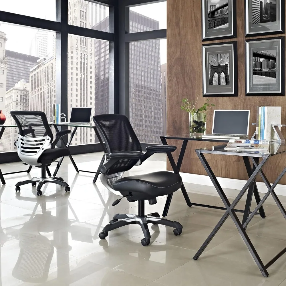 scrivanie per computer nere con sedile in vinile bianco e sedia da ufficio con braccioli ribaltabili