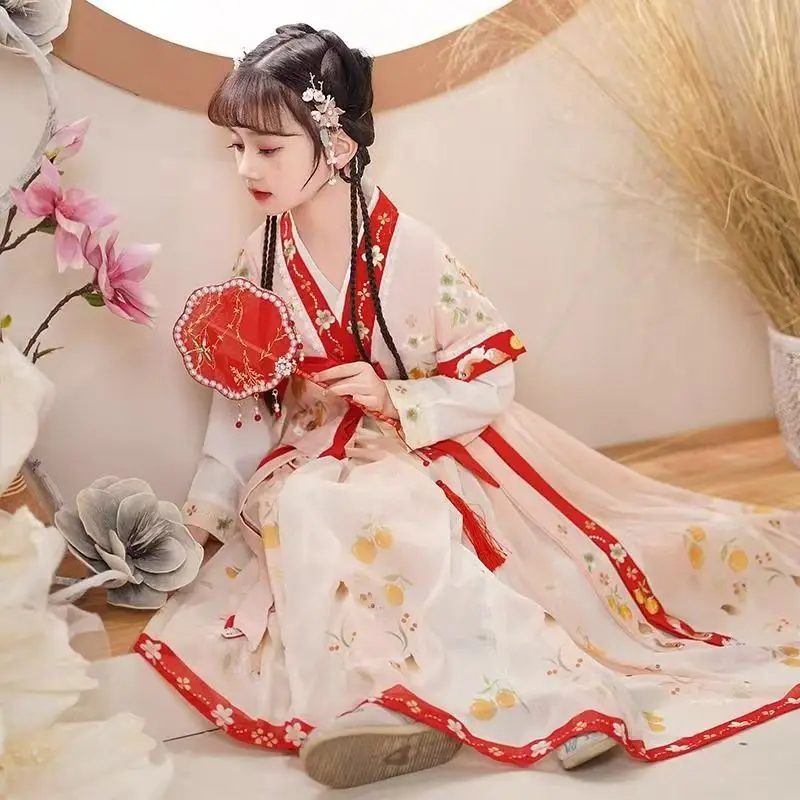 新しい女の子のレトロな中国の漢服ドレス