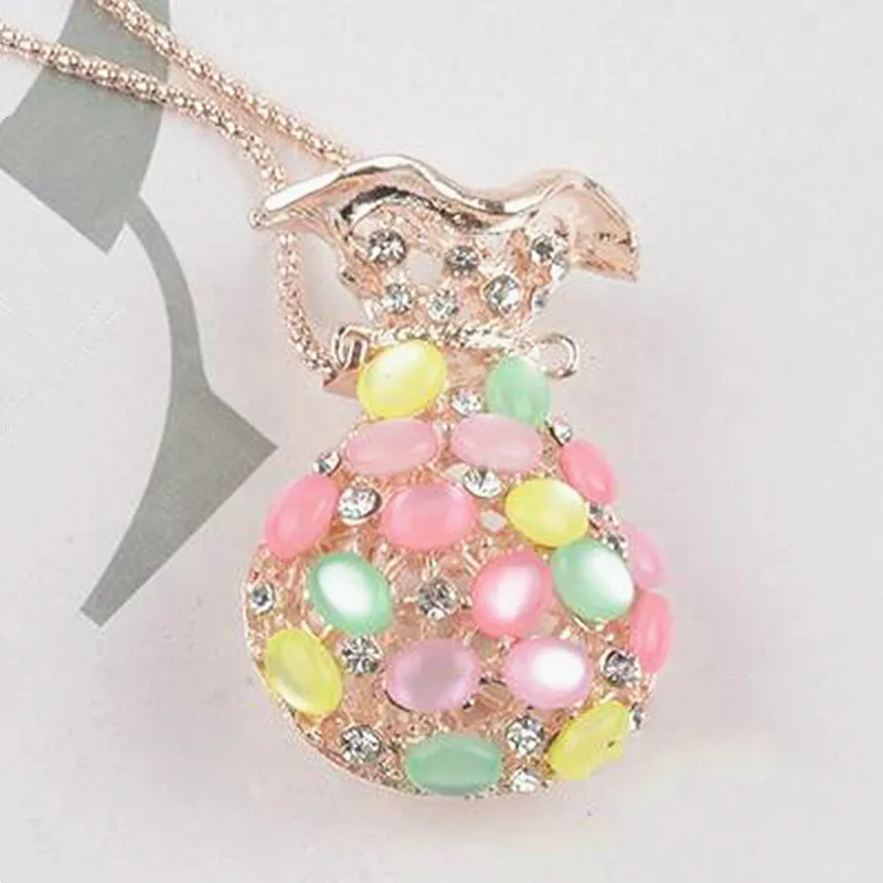 Trendy Simulated Pearl Necklace & Pendants Hot Kiss Red Lip Necklace Vintage Accessary Crystal Collares Statement Jewlery Gifts