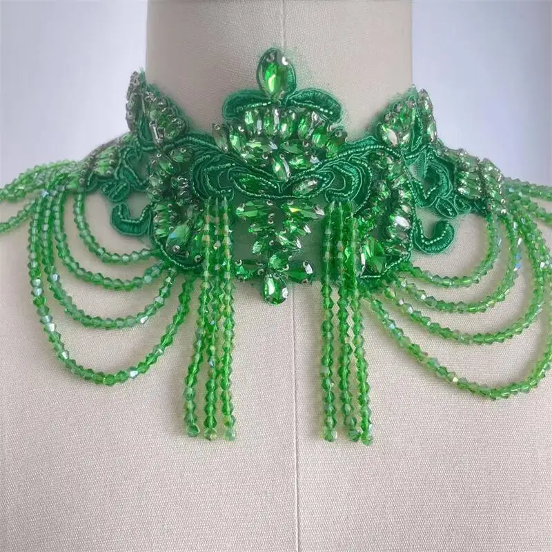 11 Farben. Handgenähter Kristallkragen mit Glasbohrungen. Funkelnde Strass-Applikationen für Mäntel, Taillenbänder, Schultern, Hochzeitskleider, DIY-Aufnäher – Detail 3