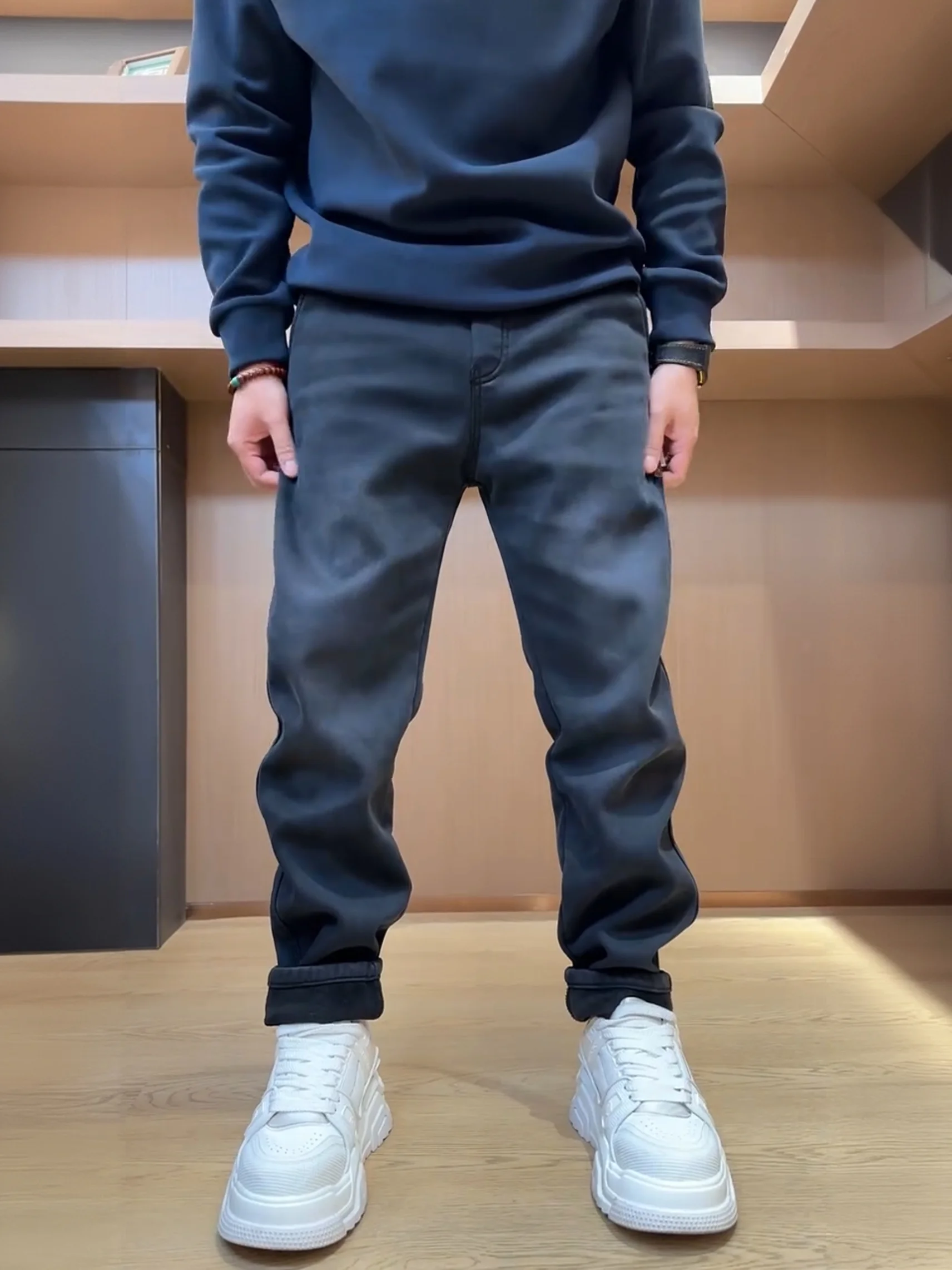 

Новые зимние модные мужские джинсы прямого кроя с флисовой подкладкой, повседневные универсальные классические джинсы прямого кроя, теплые хлопковые полиэстеровые джинсы