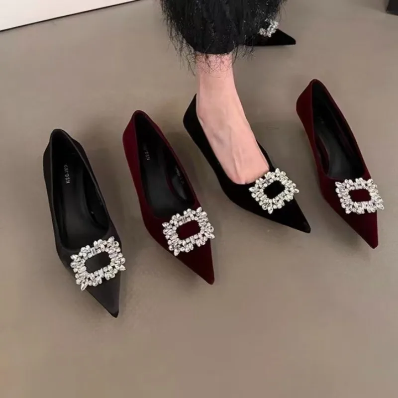 أحذية نسائية سوداء للقطط، كعب عالٍ بإبزيم مربع من حجر الراين للنساء، كعب عالٍ عصري للاستخدام اليومي