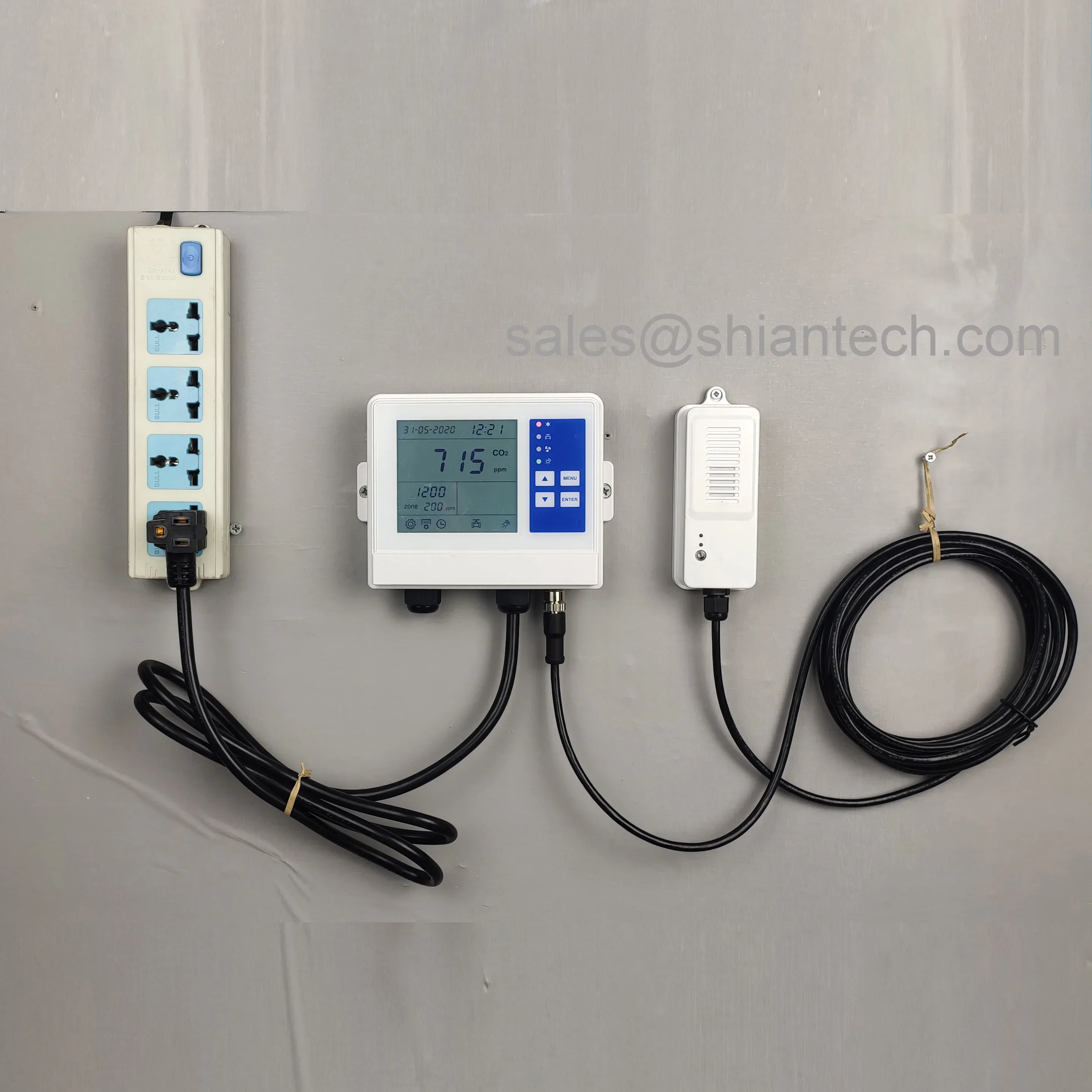 Greenhouse hydroponic grow room co2 controller control co2 dose regulator or ventilation fan co2 controller