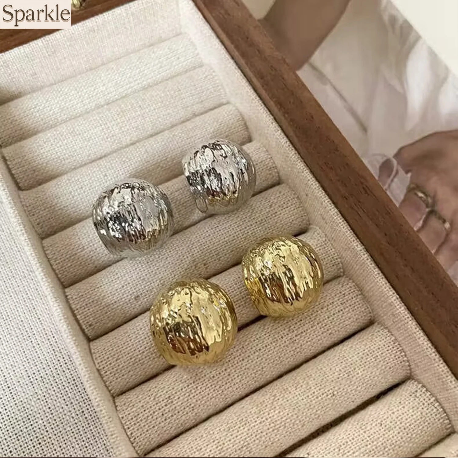 

2026 Golden Big Hoop Earrings Korean Retro Geometry Metal Drop Earrings Trendy Fashion Jewelry for Women