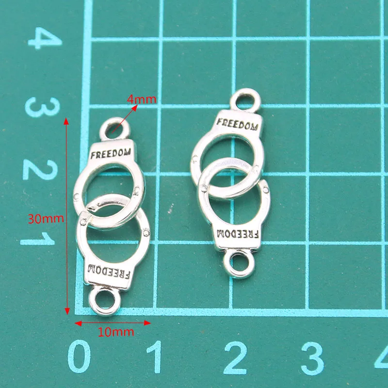 20Pcs 2 Color 2021 New Hollow Small Handcuffs Charms Connector Handmade Decoration Vintage For DIY Jewelry Making Findings