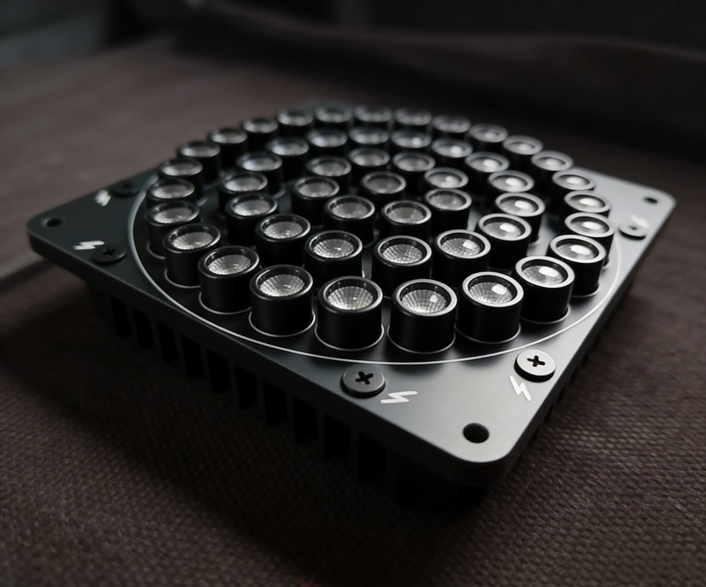 

ultrasonic directional speaker with fcused Audio Technology Parametric Array Speaker for museum