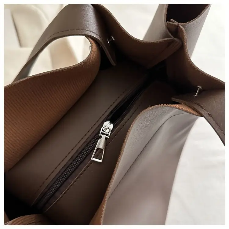 Large Capacity Tote Bag Women's New Retro Versatile College Student Texture Class Travel Commuting PU Bag