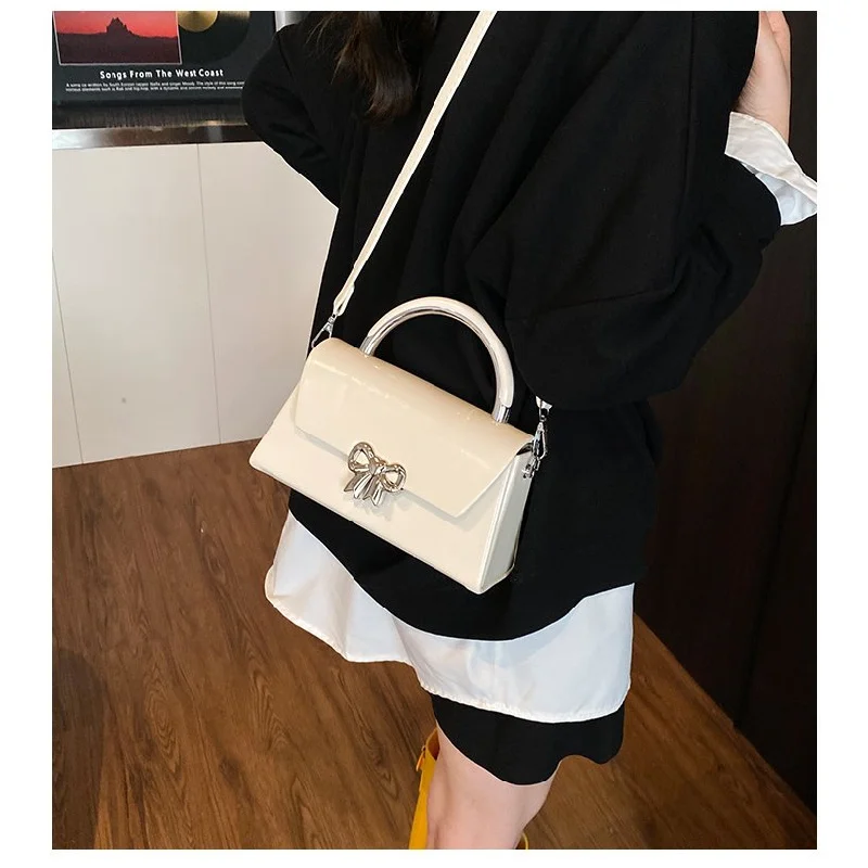 

Luxury Women's Shoulder Bag Made Of Premium Leather Featuring Paris Casual Elegant Lightweight Soft Daily Look​