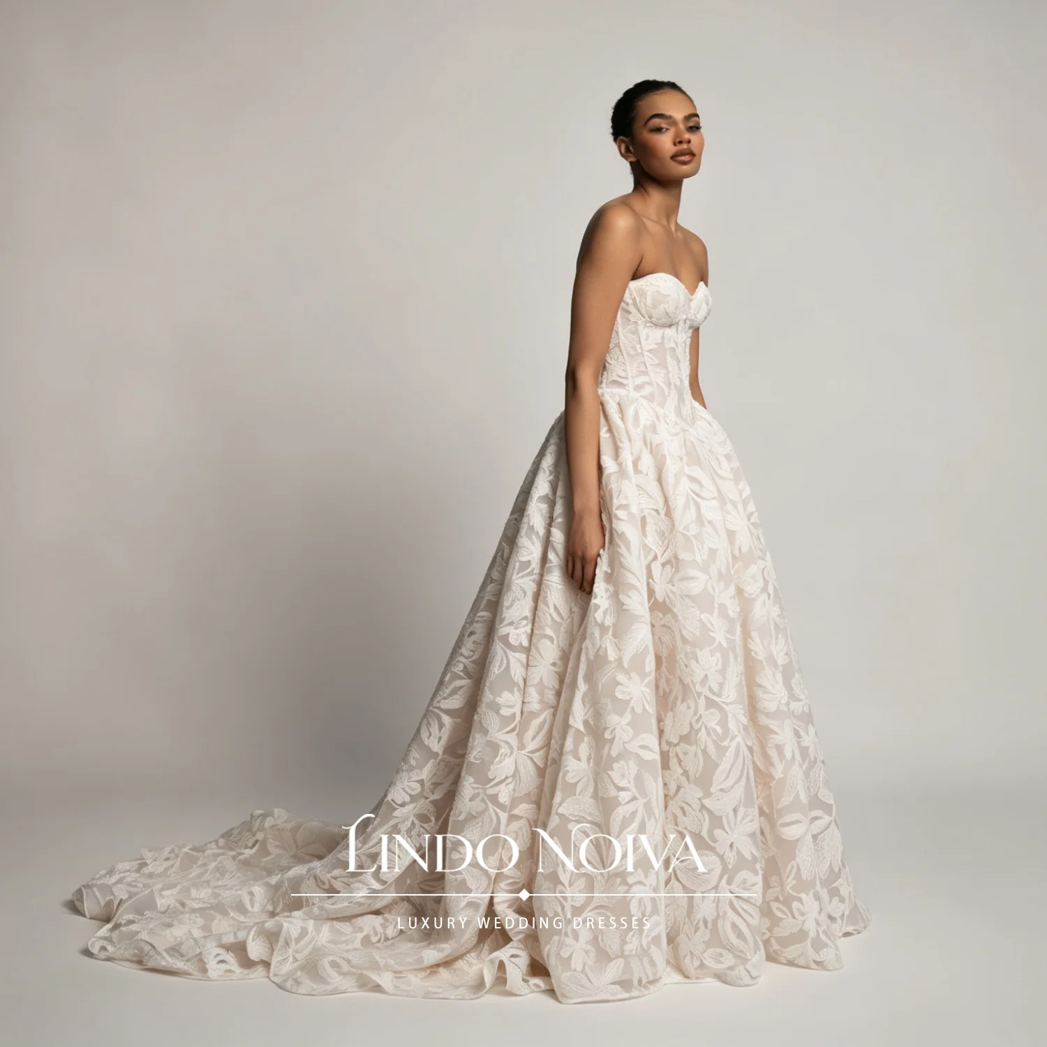 LINDO NOIVA Customized Elegant Ivory Strapless Sweetheart Corset Wedding Dress vestidos de novia Ball Gown Open Back Church Wedd