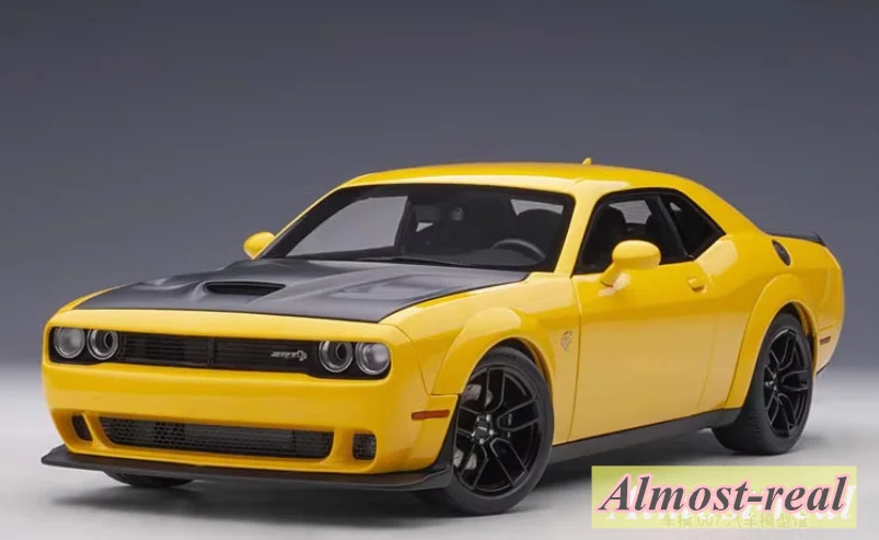 AUTOart 1/18 For DODGE CHALLENGER SRT 2018 Alloy Model Car Diecast Ornaments Birthday Gifts Hobby Display Collection Yellow