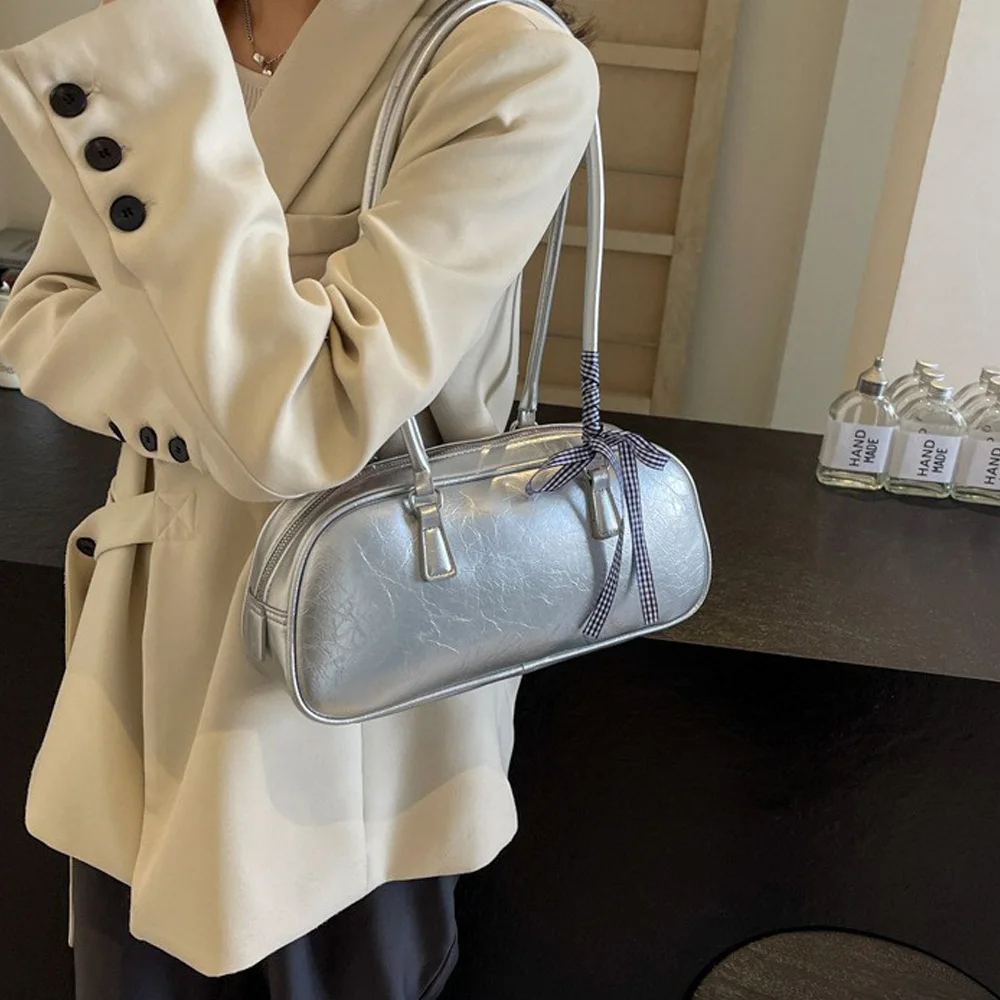

2024 New Fashionable Bowling Handheld Women's Bag Versatile Silver Single Shoulder Underarm Bag
