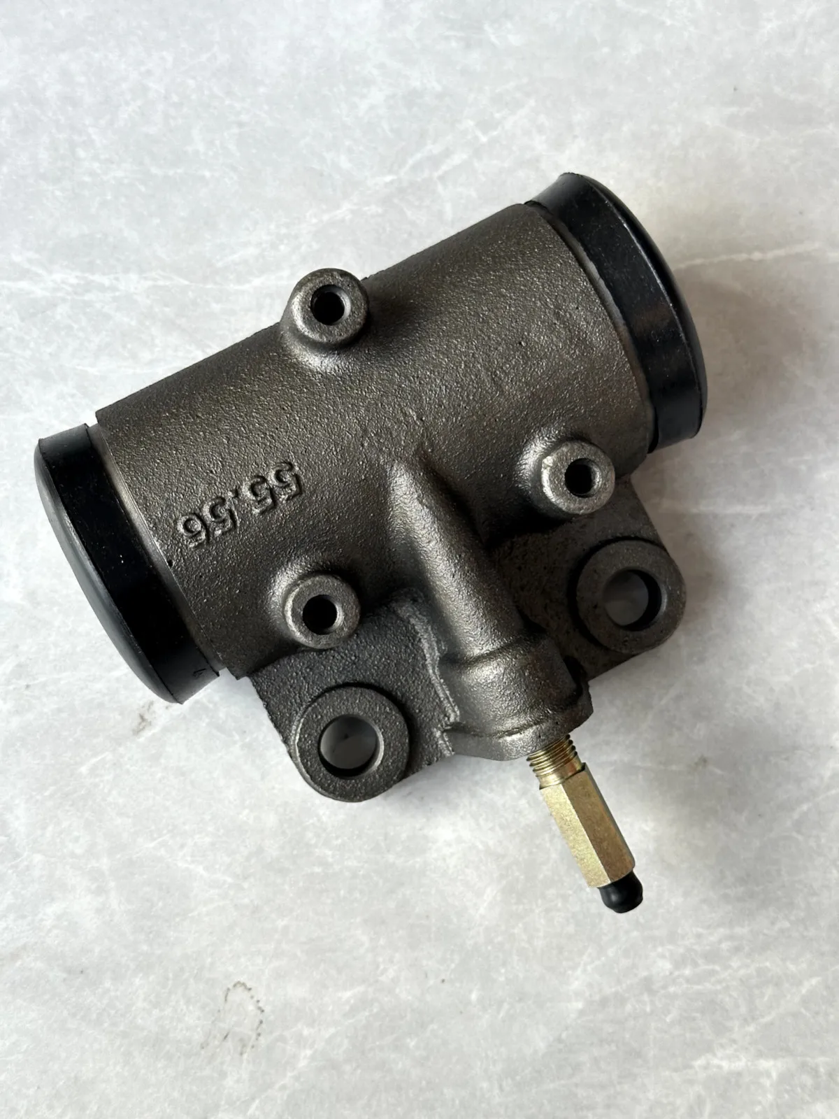 

FOR MITSUBISHI FUSO FV 8DC9 TRUCK 55.56 BRAKE WHEEL CYLINDER MC807776