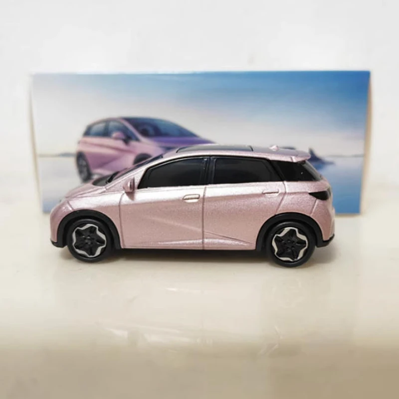 

Оригинальная модель автомобиля из сплава 1/64 юаня PLUS/up/Dolphin, статическая коллекция, украшенные праздничными подарками, игрушки