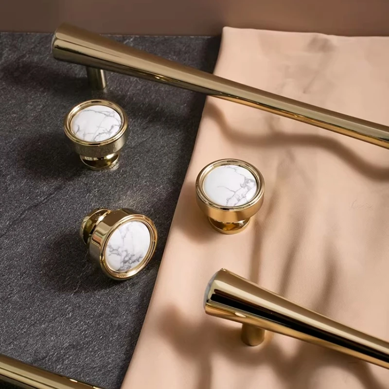 

Мебельные ручки и кнобы из латуни с бирюзой для шкафов, кухонных тумб, гардеробных, прикроватных тумбочек/золотые ручки для обувных шкафов