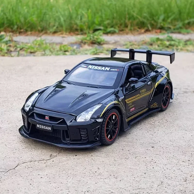 

1:32 Nissan GTR R35 sports car High Simulation Diecast Car Metal Alloy Model Car Children's toys collection gifts