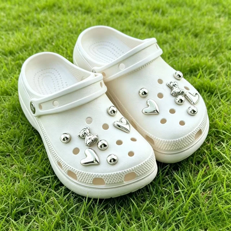 Hot Sales Fashion Shoe Charms for Love Pearl Bear Clogs Shoe Buckle Cute Shoe Accessories Decoration for Girls Gift