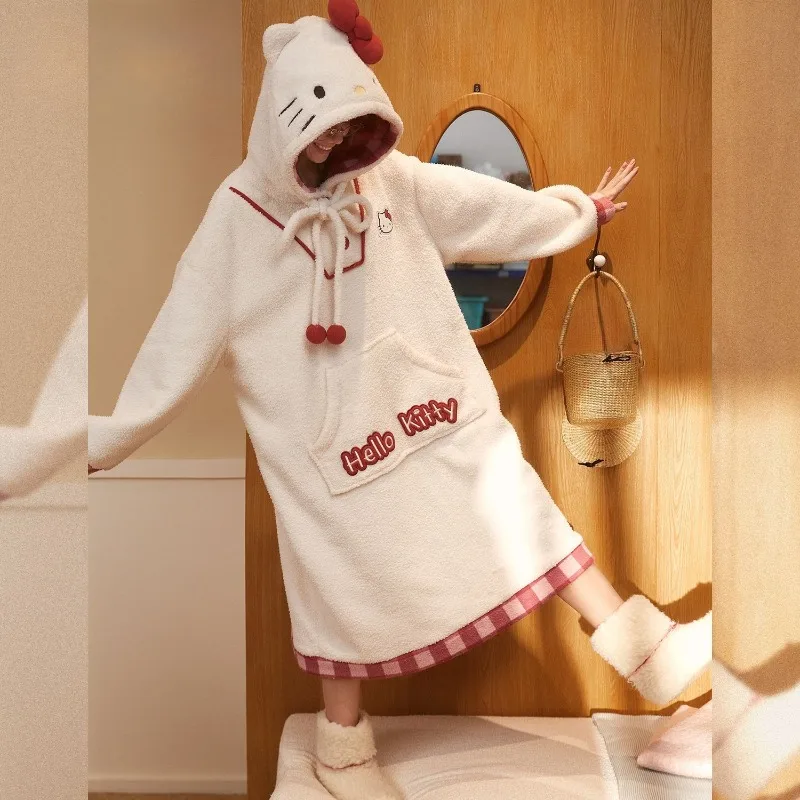 

Новые осенне-зимние пижамы с капюшоном для женщин, с принтом Hello Kitty, мягкие, теплые, свободного кроя, из утолщенной ткани.
