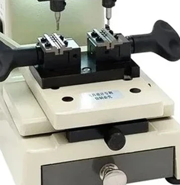 

D38A Vertical Key Copying Machine: High precision Drilling Machine Operation and Car Keys