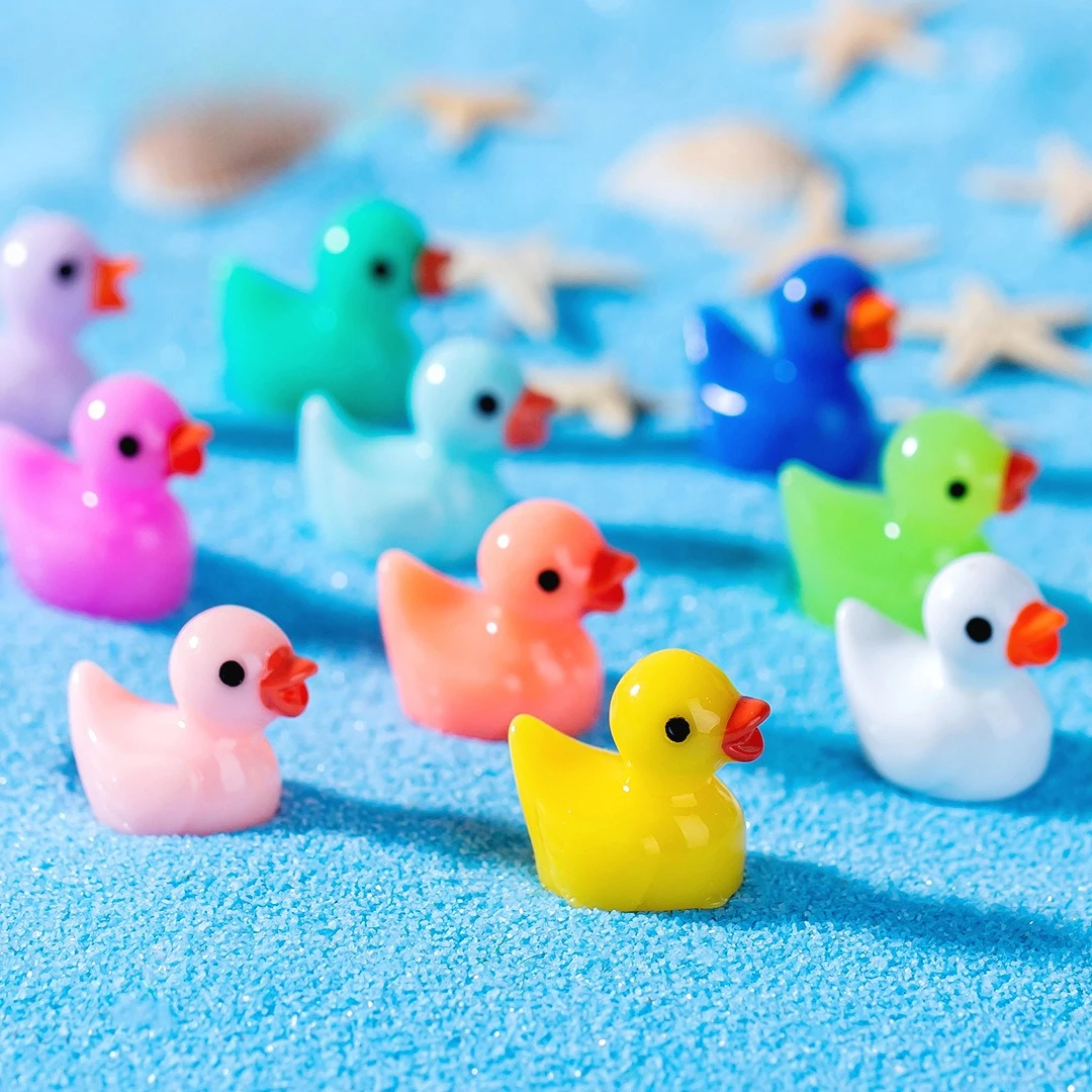 50/100PCS Mini Resin Green Ducks St. Patrick's Day Tiny Duck Figurines Irish Small Duck for Dollhouse Landscape Ornament Decor view 2