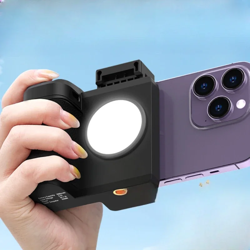 

Bluetooth camera assistant wireless remote control to take pictures and fill the light