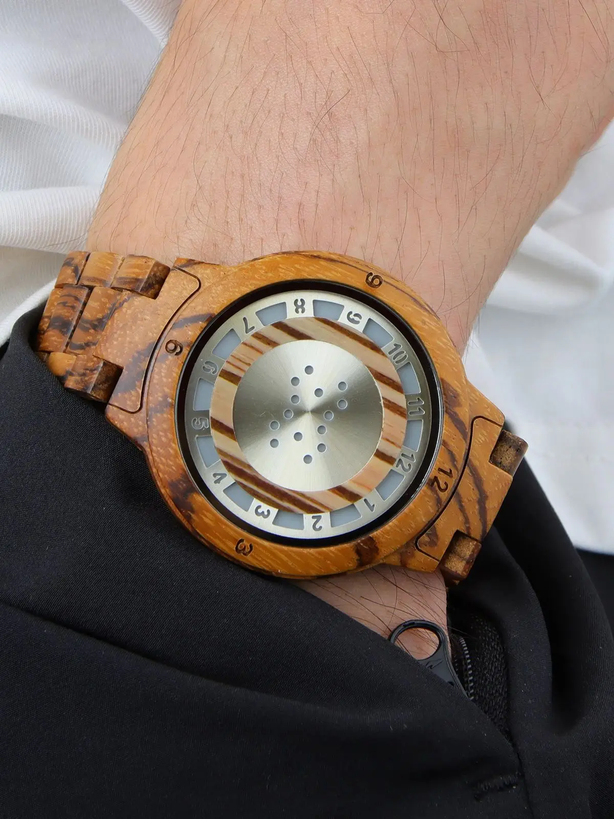 KityKiss 2024LED 디스플레이 커플 탑 전자 스포츠 패션, 개성 있는 레저 샌달우드 시계, 럭셔리 커플 나무 시계, 신제품