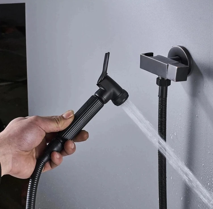 

Black Bidet Faucet Wall Mounted Cold Water Faucet Single Handle Brass Bidet Sprayer Head Single Hole Vae 150cm Shower Hose