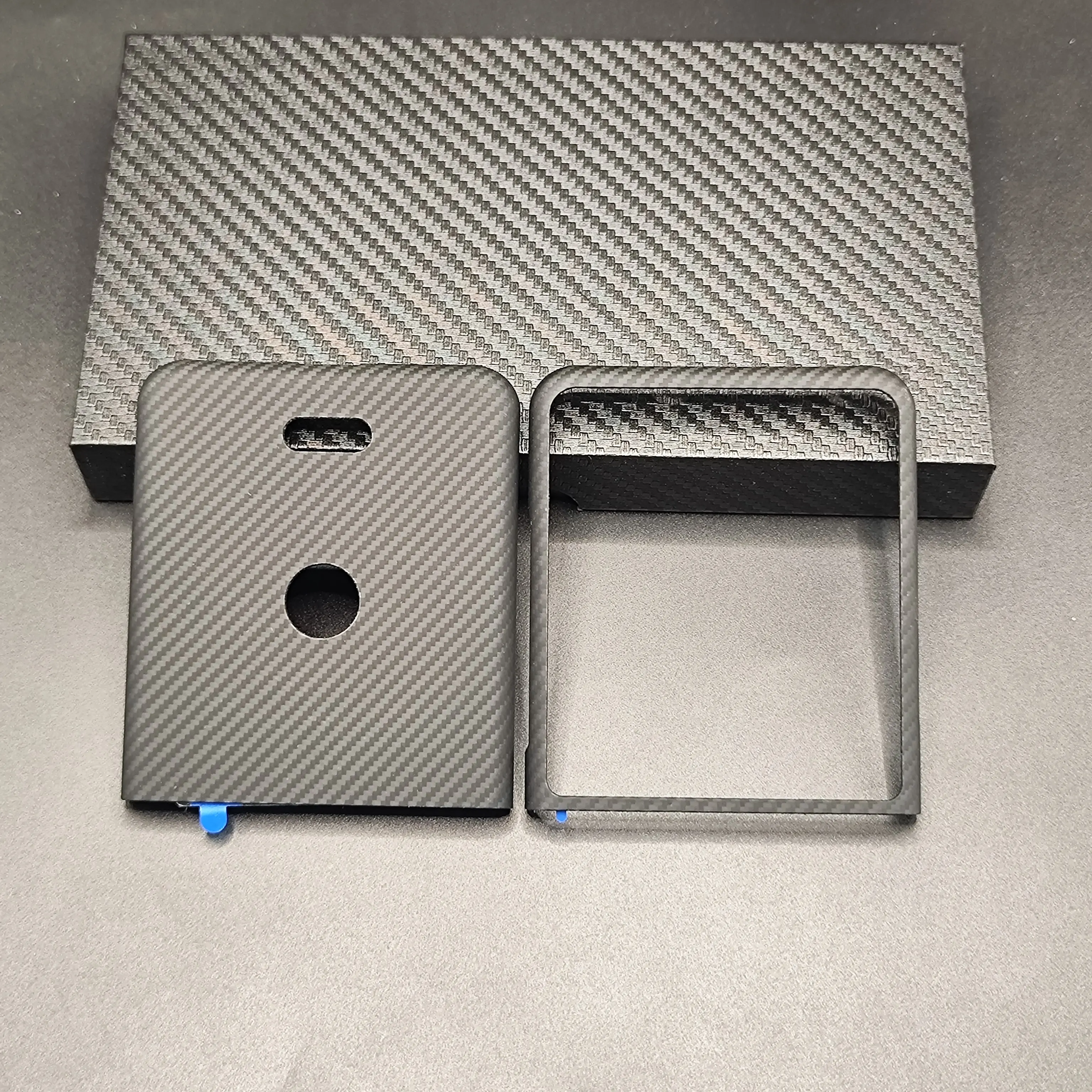 

Чехол для телефона из арамидного волокна Moto Razr60u — ультратонкий магнитный чехол из углеродного волокна с магнитной присоской