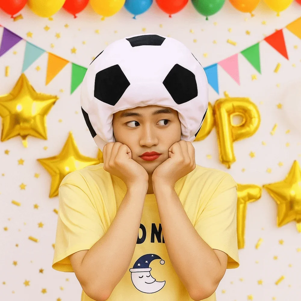 

Реквизит для фотосъемки: забавная футбольная шапка, необычная мягкая головная убор, удобная уникальная шапка в форме футбольного мяча, реквизит для фотосессий.