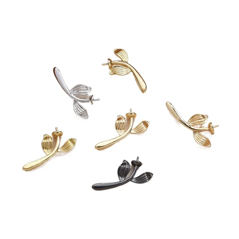2 Pieces 10*21mm  Copper Plated Gold Leaf Shape Pendant  DIY Jewelry Discovery Baroque Pearl Doll Pin Accessories Materials