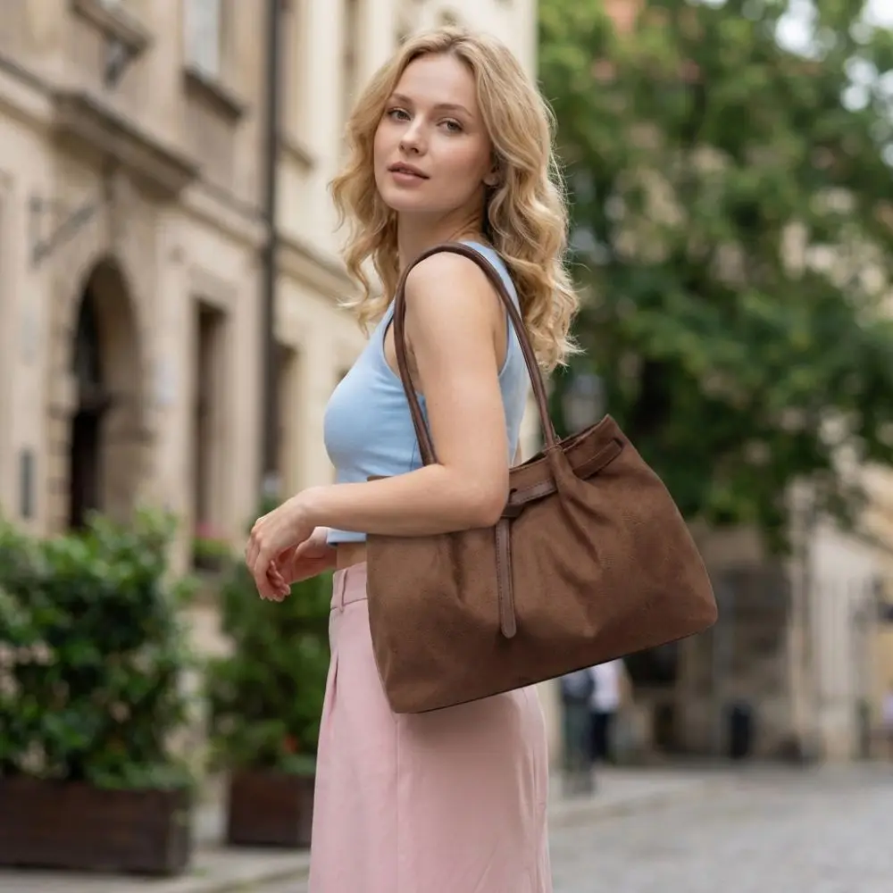 Elegante Wildleder-Umhängetasche mit großem Fassungsvermögen, Retro-Handtasche, einfarbig, erhältlich in 4 Farben, Pendler-Tragetasche, Schule/Reisen/Arbeit – Detail 11