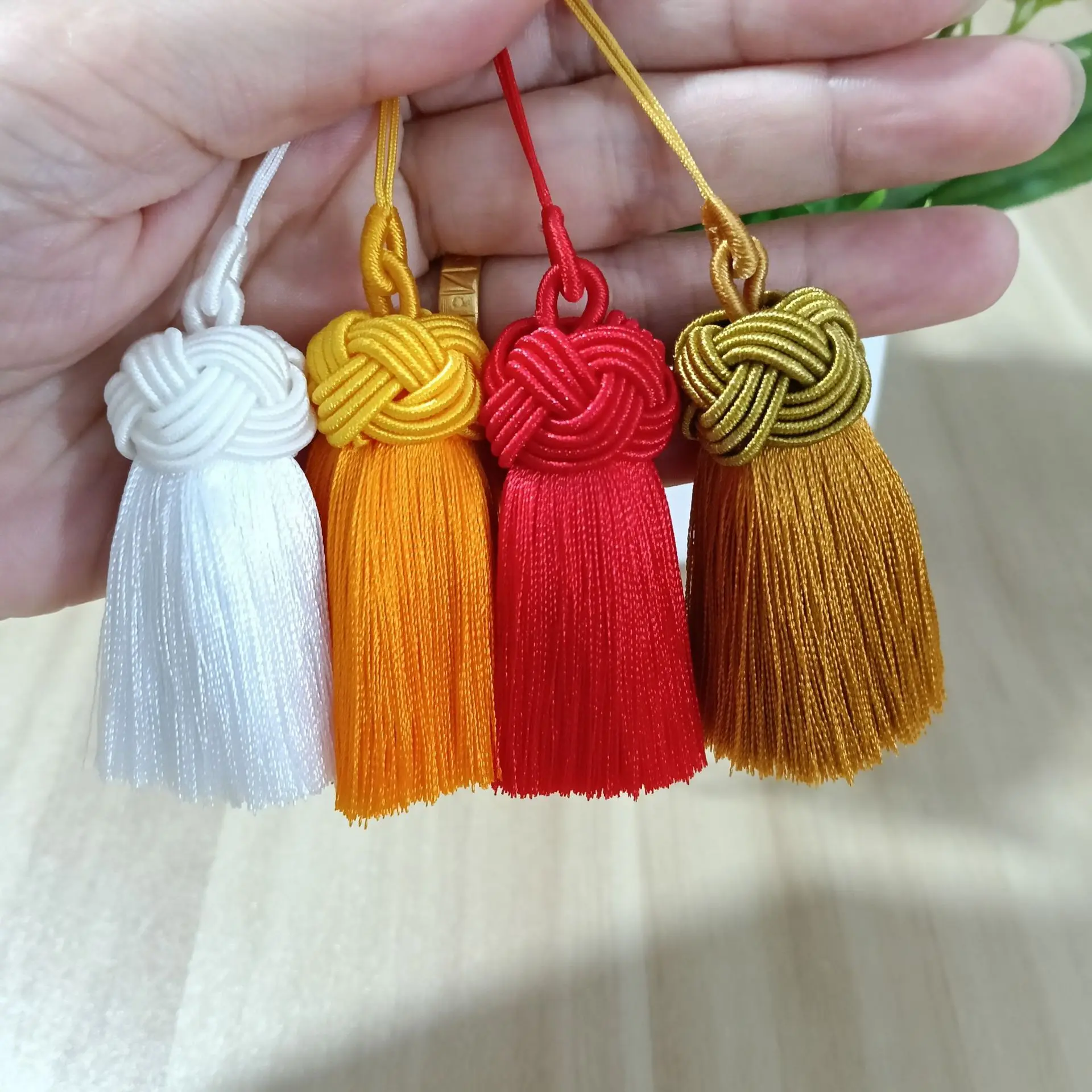 Artificial Silk Pin…