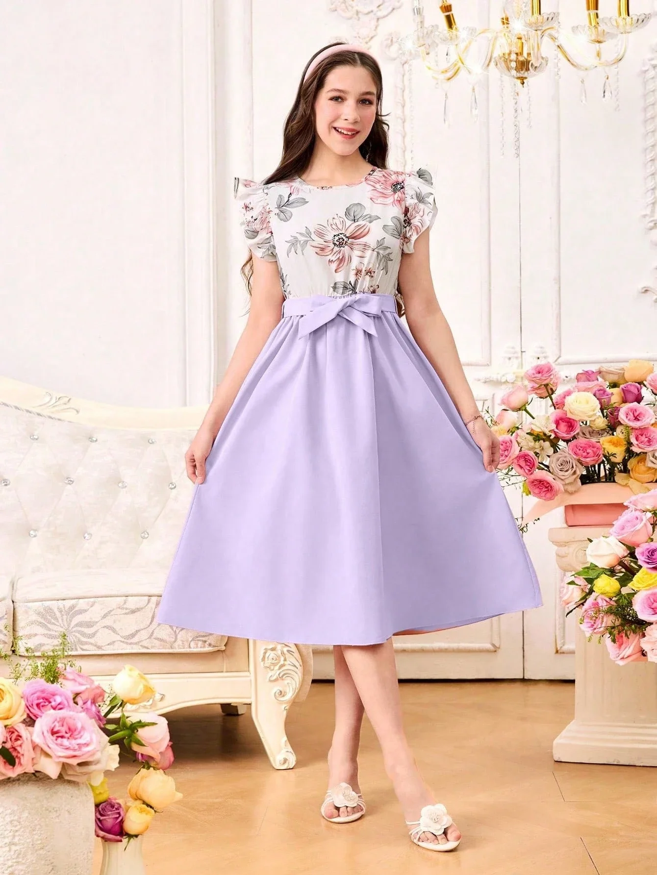 

Элегантное платье с цветочным принтом, рукавами-рюшами, поясом на талии, бантом и расклешенной А-образной юбкой