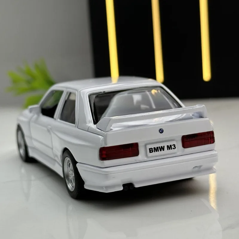 Simulation 1:36 BMW M3 1987 Vintage Sport Car Model Pullback Diecast Toy Vehicles Collective Miniature Voiture Home Decor