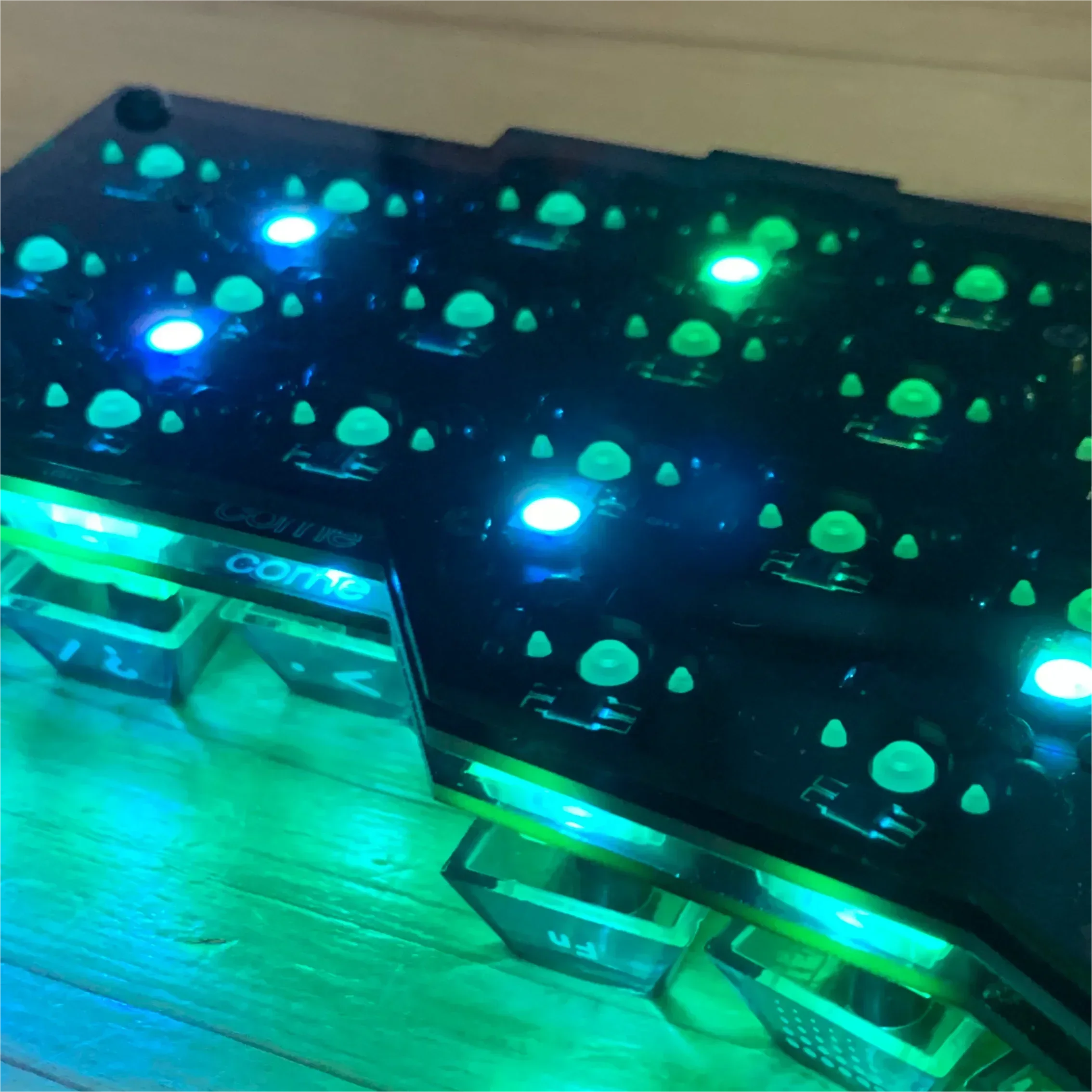 

Corne V3.0.1 Split Keyboard Case Custom Transparent Acrylic Horn Mechanical Keyboard Esports Game Accessory Sandwich Case Fr4