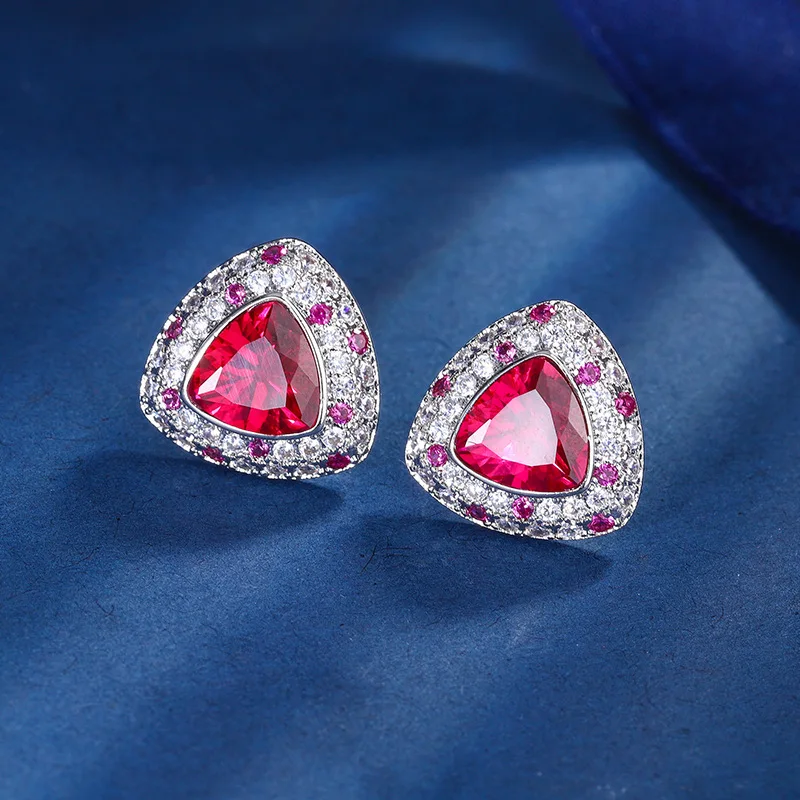 New model gold-plated copper base vintage red corundum chunky triangular stud earrings, main stone 8*8