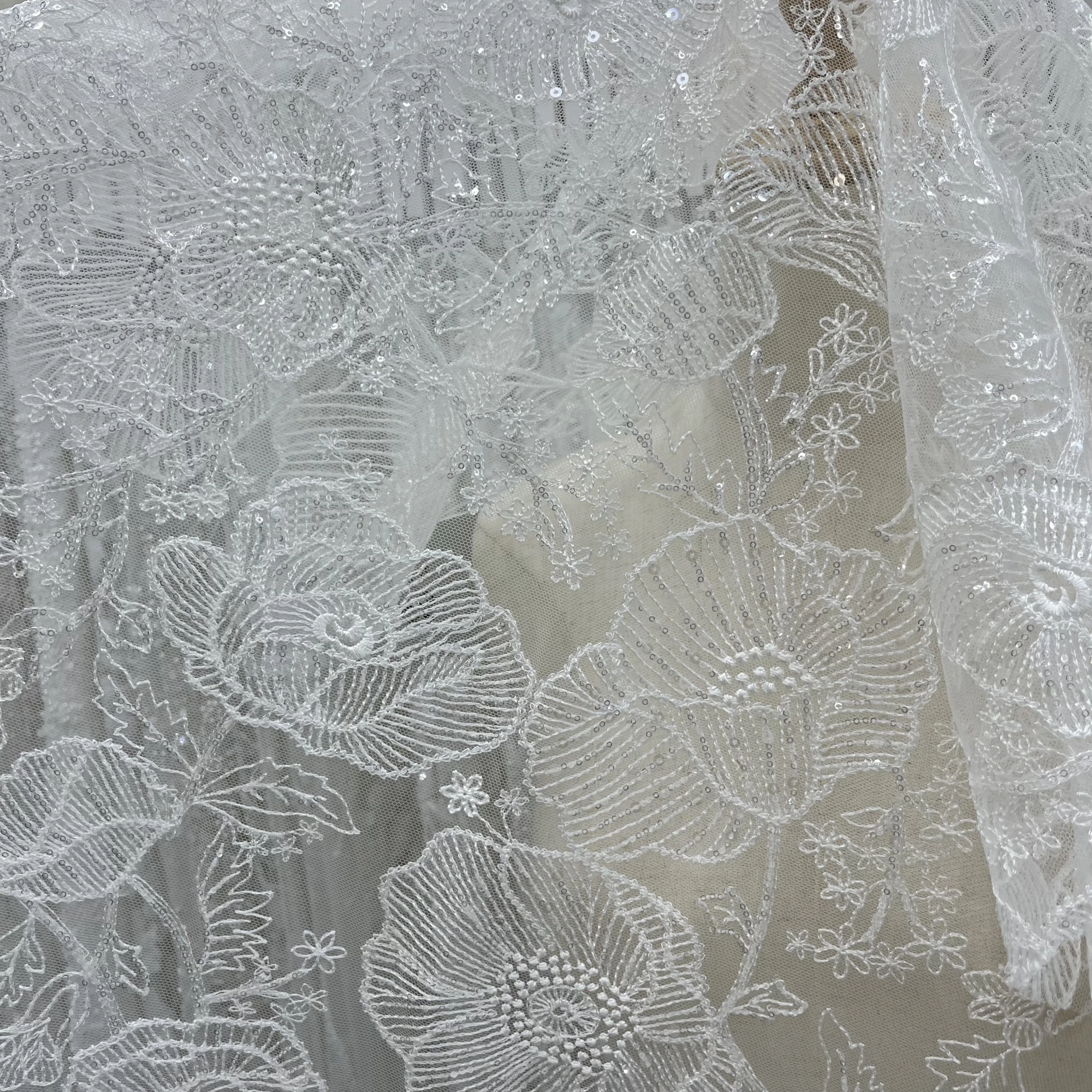 Fresh Lightweight Embroidered Lace Fabric Suitable For Wedding Women Dress Design Fabrics