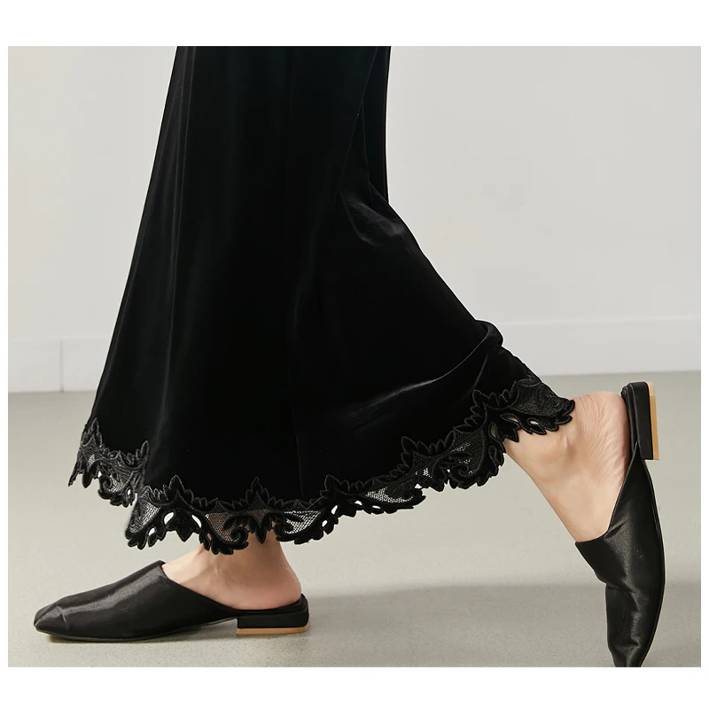 Vestido largo hasta el suelo cosido con borde de encaje de media longitud de terciopelo de seda para mujer con estilo de cola de pez, elegante, romántico, informal y lujoso.