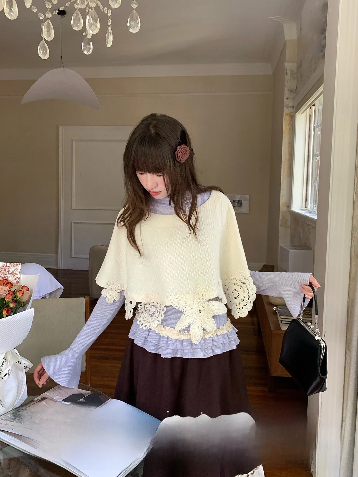 

Женский комплект: футболка и накидка с объемной вышивкой, в стиле Lazy Design Sense Chic, оригинальный дизайн Gentle Women's Fashion