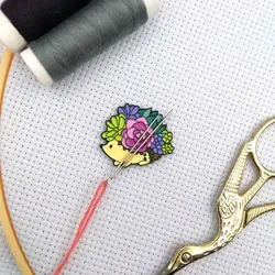 Needle Minder for Cross Stitch, Magnetic Needle Keeper Finder, Cute Hedgehog Sewing Magnet Embroidery Cross Stitcher Accessories