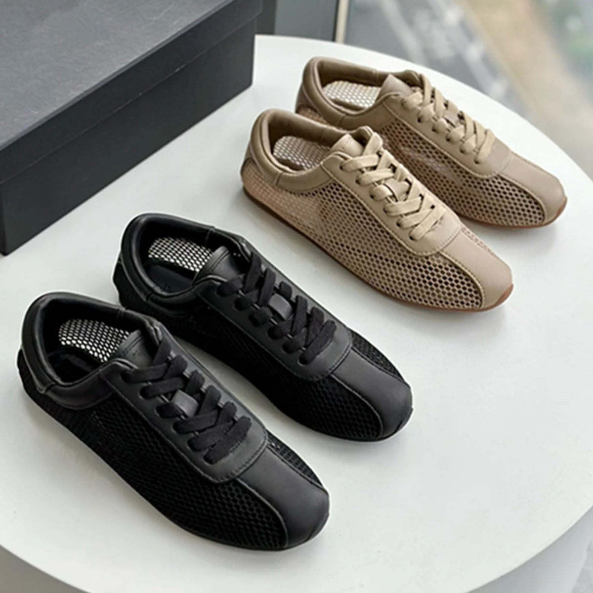 

Jenny&Dave Minimalist Retro Contrasting Sneaker Shoes Mesh Cowhide Splicing Comfortable Lightweight Breathable German Training