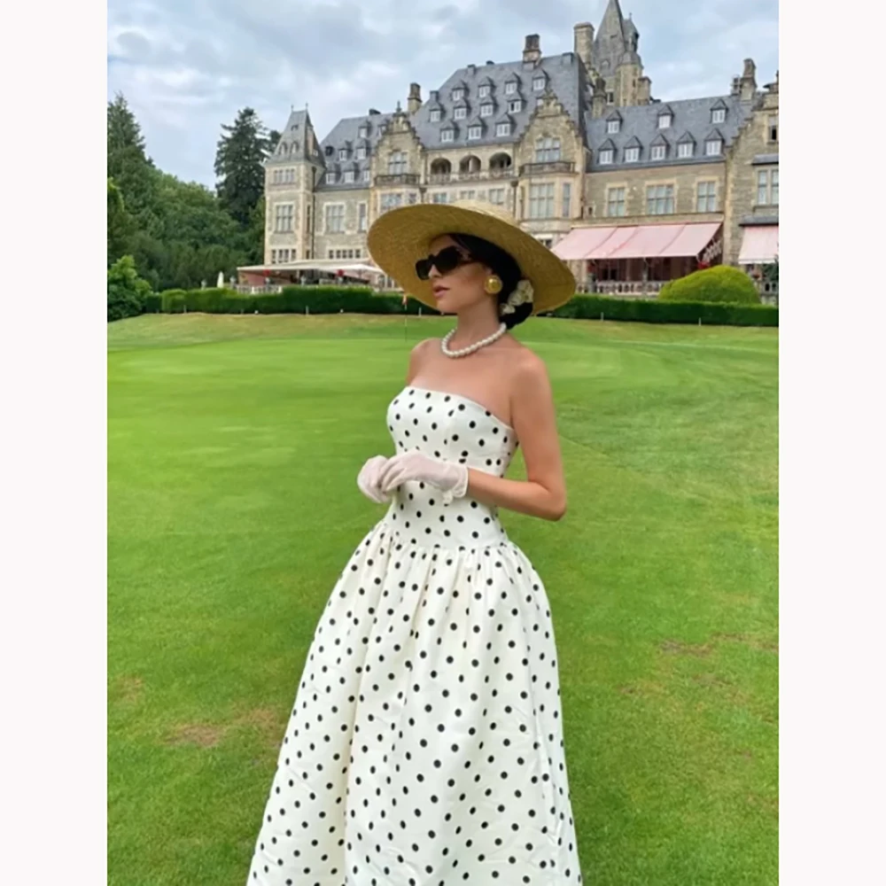 

Customized Women Dresses Black and White Strapless A-line Sleeveless Gowns Elegant Rustic Resort Style Playful Party Dresses