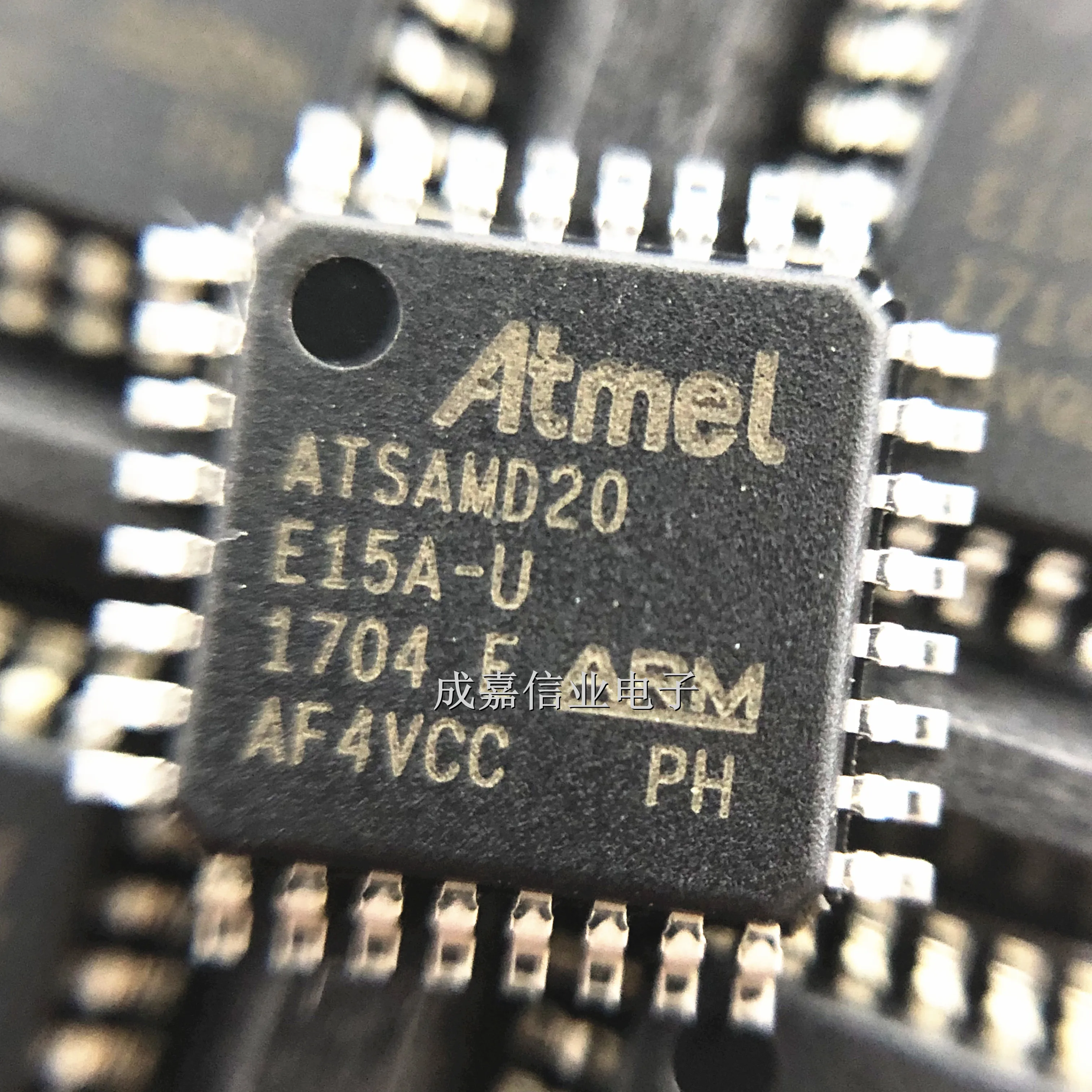 10pcs/Lot ATSAMD20E15A-AU TQFP-32 ATSAMD20 E15A-U ARM Microcontrollers - MCU Operating Temperature:- 40 C-+ 85C