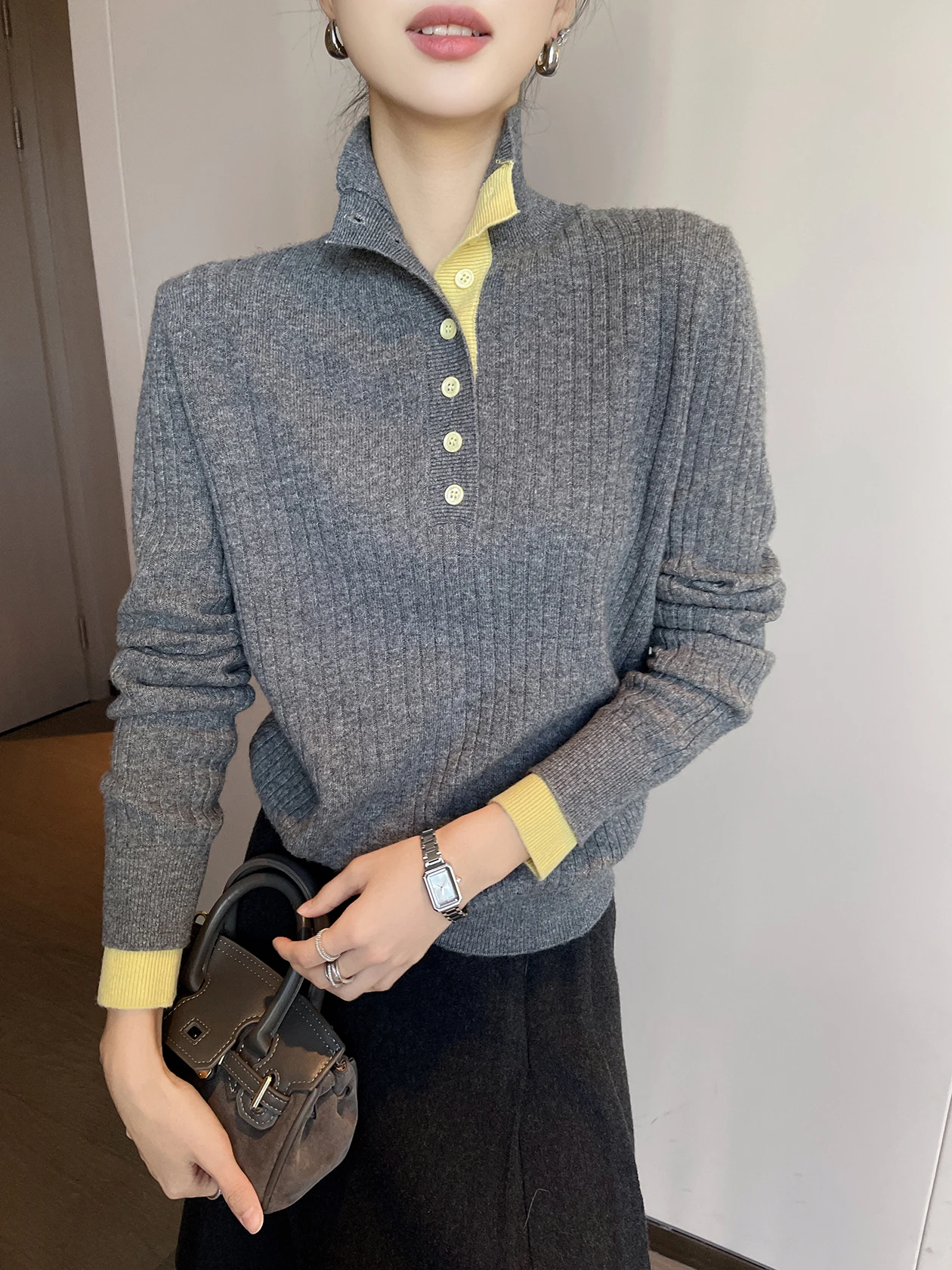 

Женский вязаный свитер с высоким воротом, зима 2025, новинка, облегающий, простой базовый слой, цветной, повседневный, модный трикотаж