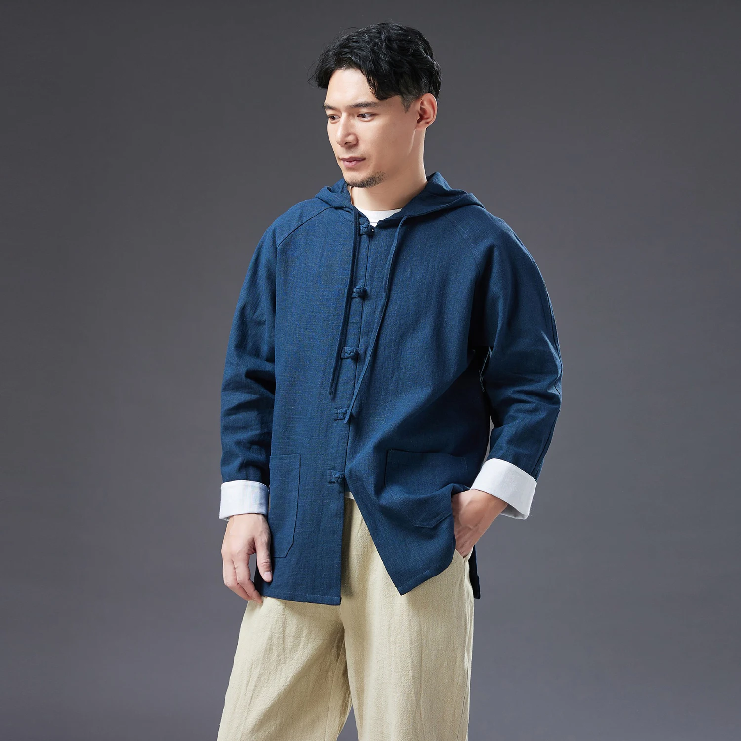 

LZJN New Autumn Linen Men's Jacket with Chinese Frog Buttons, Hooded, and Roll-up Sleeves, Loose Chinese-style Top