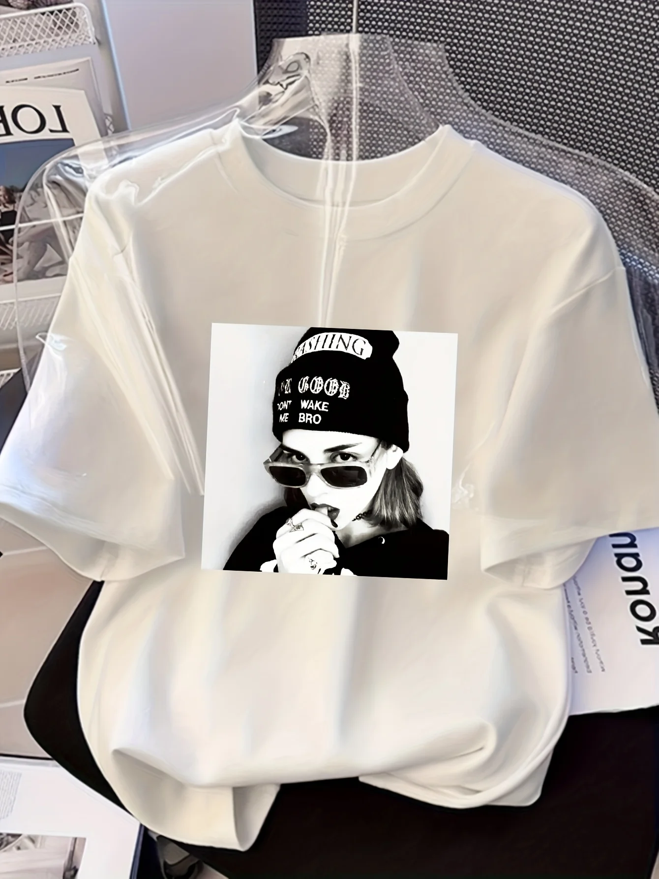 Cool Girl Cartoon Pattern Printed Fashionable T-shirt Casual Round Neck Casual Comfortable Elegant Chic Home Wear