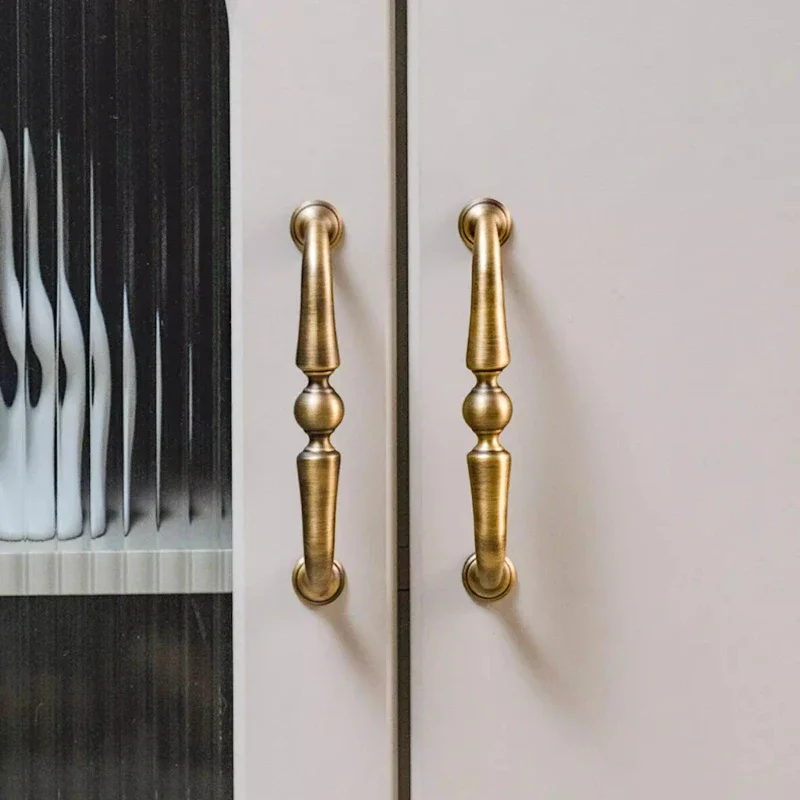 

Antique Brass Vintage Handle French Wardrobe Door Cabinet Drawer Knobs Luxurious Pure Copper Hardware Furniture Cabinet Handle