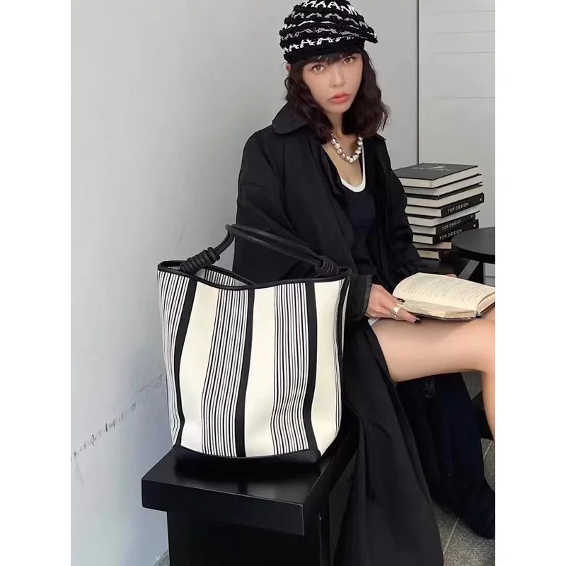 

Casual Style Tote Bucket Bag for Women, Large Capacity Commuter Bag, New Woven Fabric Single Shoulder Underarm Bag, Trendy,Niche