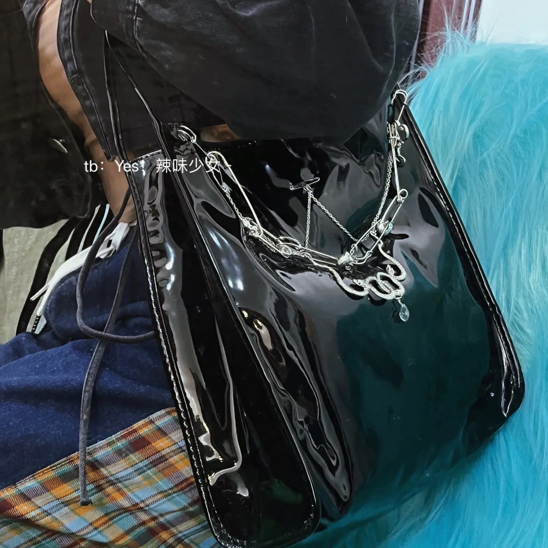 

2026 American Original Patent Leather Shiny Motorcycle Women Bag Vertical Square Large Capacity Personalized Shoulder Bag Trendy