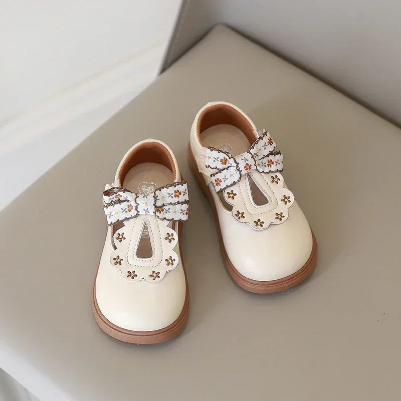 Little Girl Leather Shoes Hollow-out Chic Children's Flats Spring Autumn Kids Fashion Causal Walking Shoes Sweet New Versatile